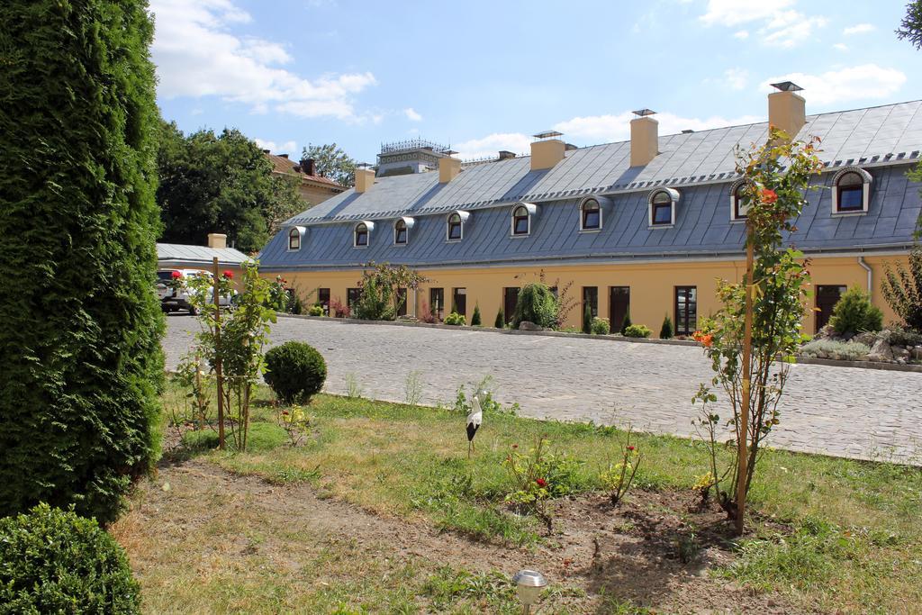 Guest House "Arkhistratyg" Львів Екстер'єр фото